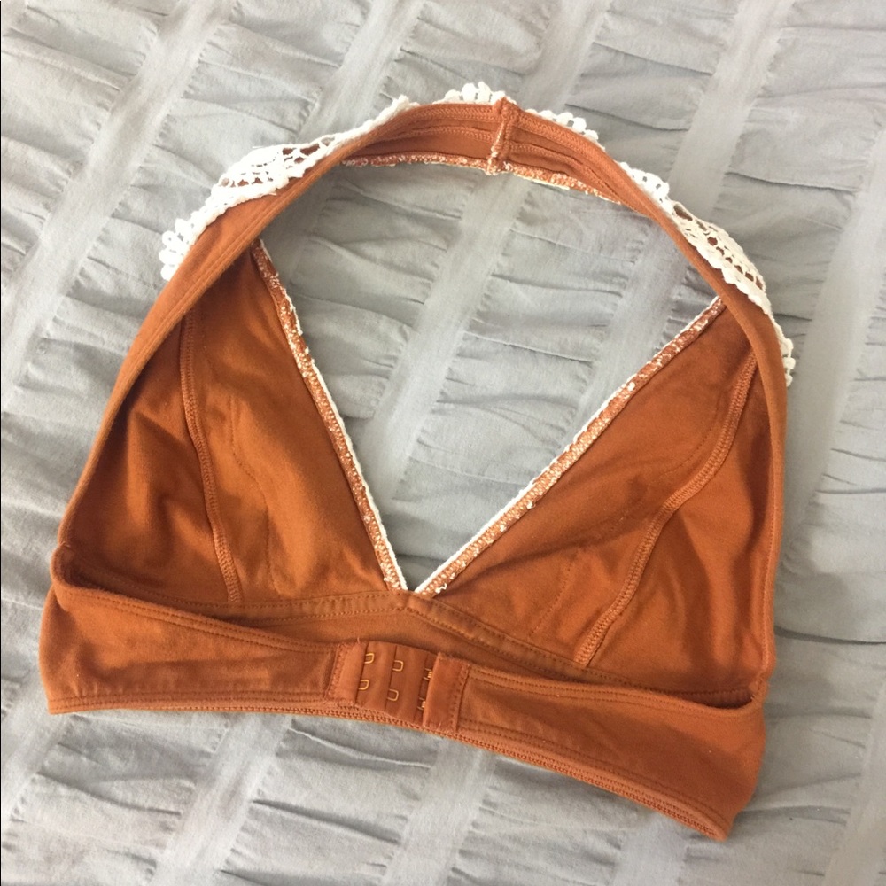 Out From Under Boho Crochet Lined Bralette Size Small - Picture 2 of 3